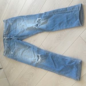 Rag & bone jeans,cropped,straight w/ destroyed finish. GREAT condition 28